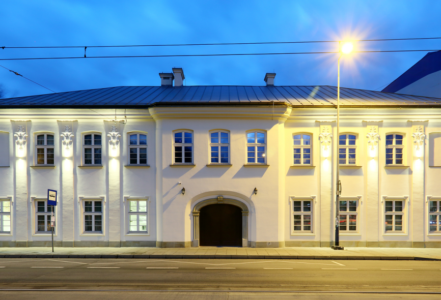 Kolorowe zdjęcie przedstawiające Muzeum Podgórza