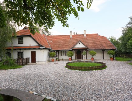 Kolorowe zdjęcie. Rydlówka