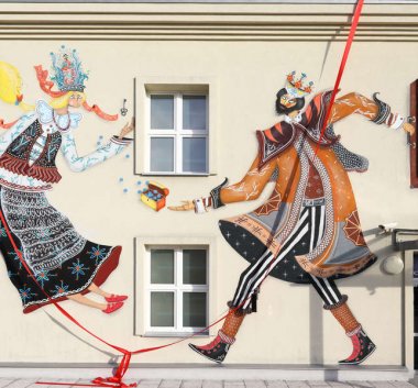 Kolorowe zdjęcie przedstawiające mural